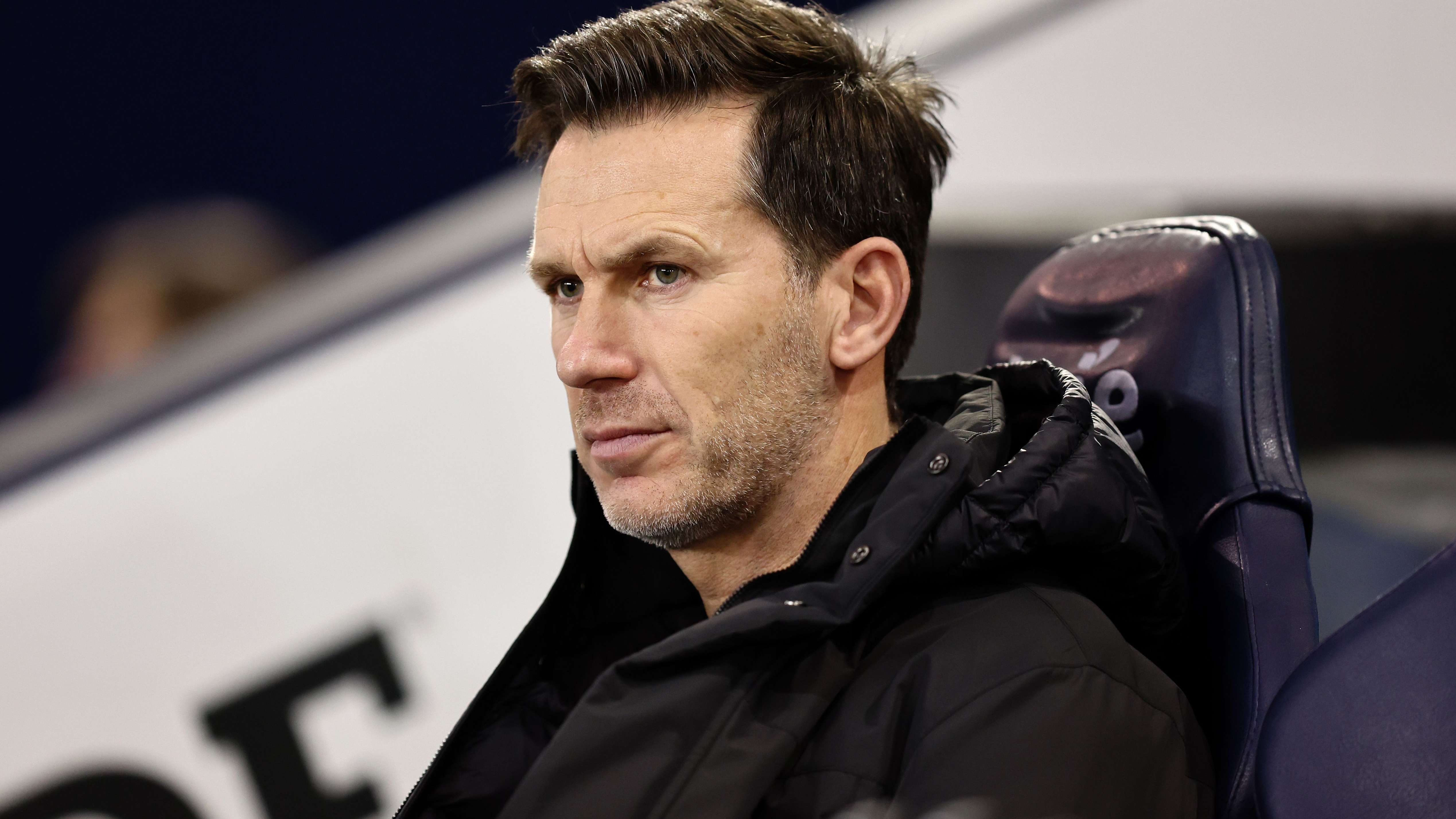 屢屢獲勝 屢屢獲勝